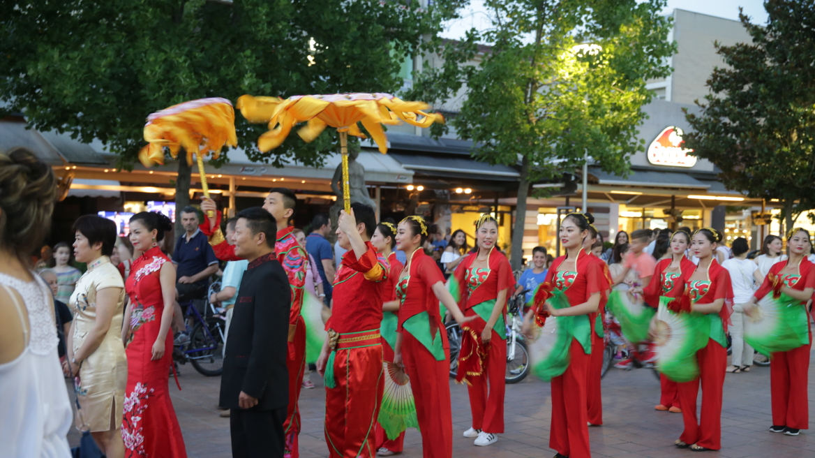 Χοροί και τραγούδια από Κίνα, Αίγυπτο, Βουλγαρία και Κύπρο στην Καρδίτσα 